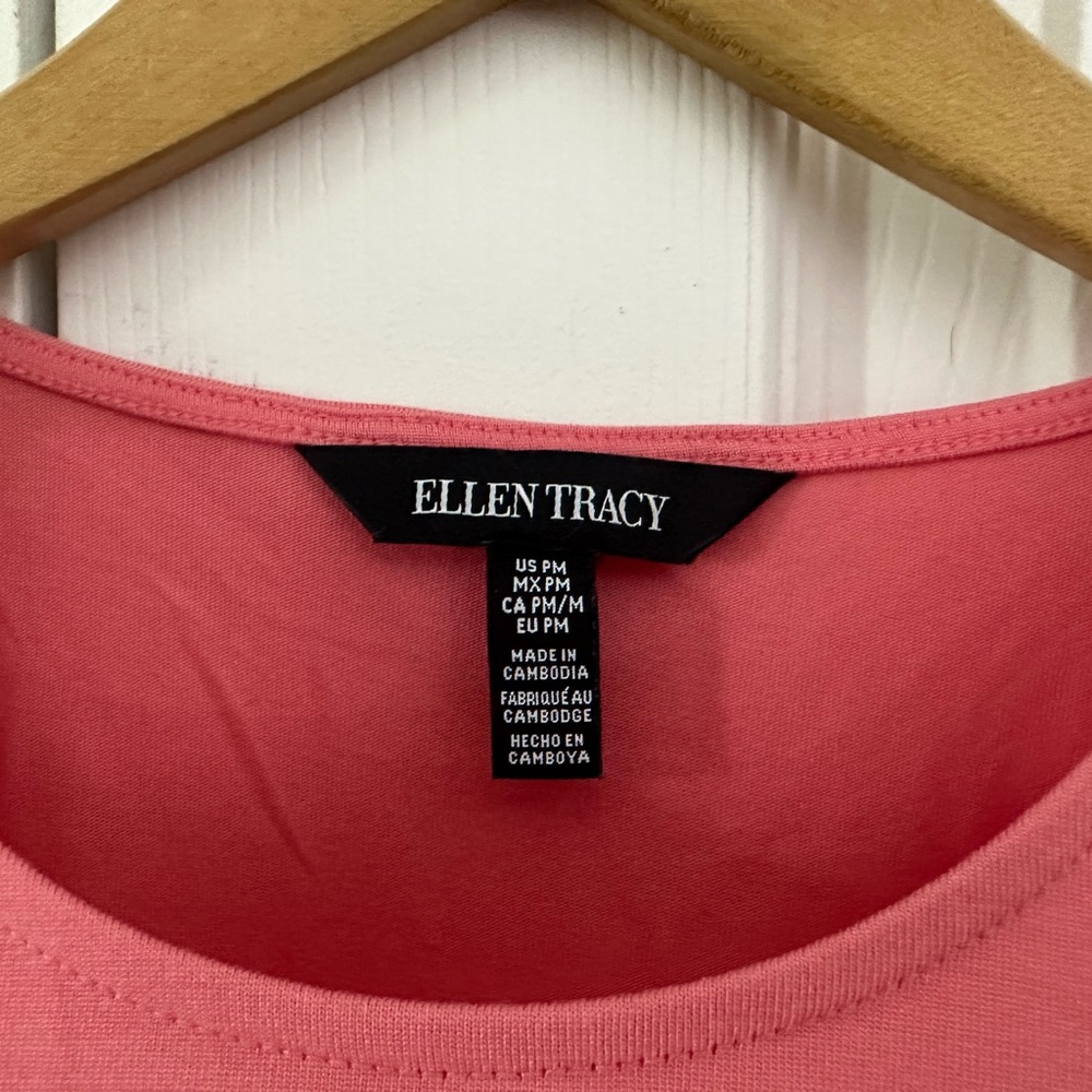 Flutter sleeve tee - Picture 2 of 3